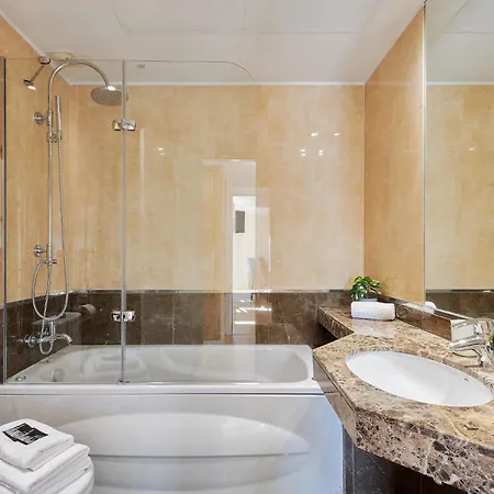 Apartment Vitania I Penthouse With Jacuzzi